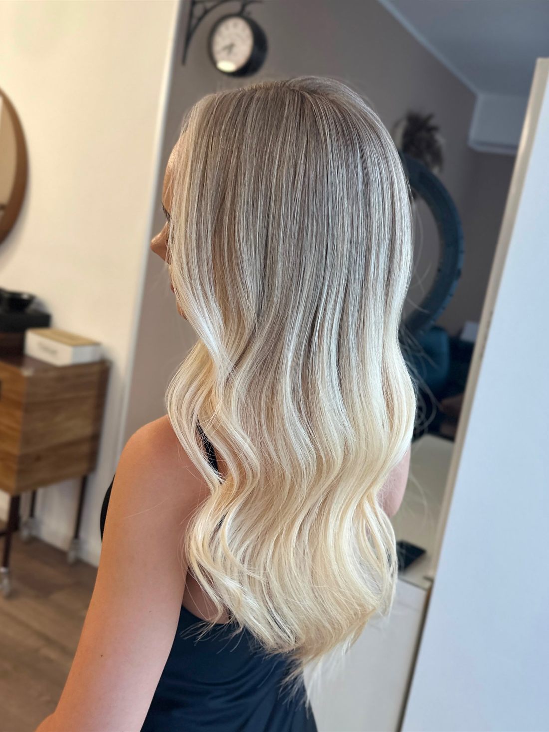Vedere laterală — blond cu tranziție naturală